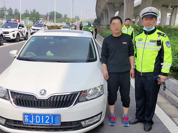 喝酒后遇到紧急情况下能开车吗,白酒喝了第二天能不能开车