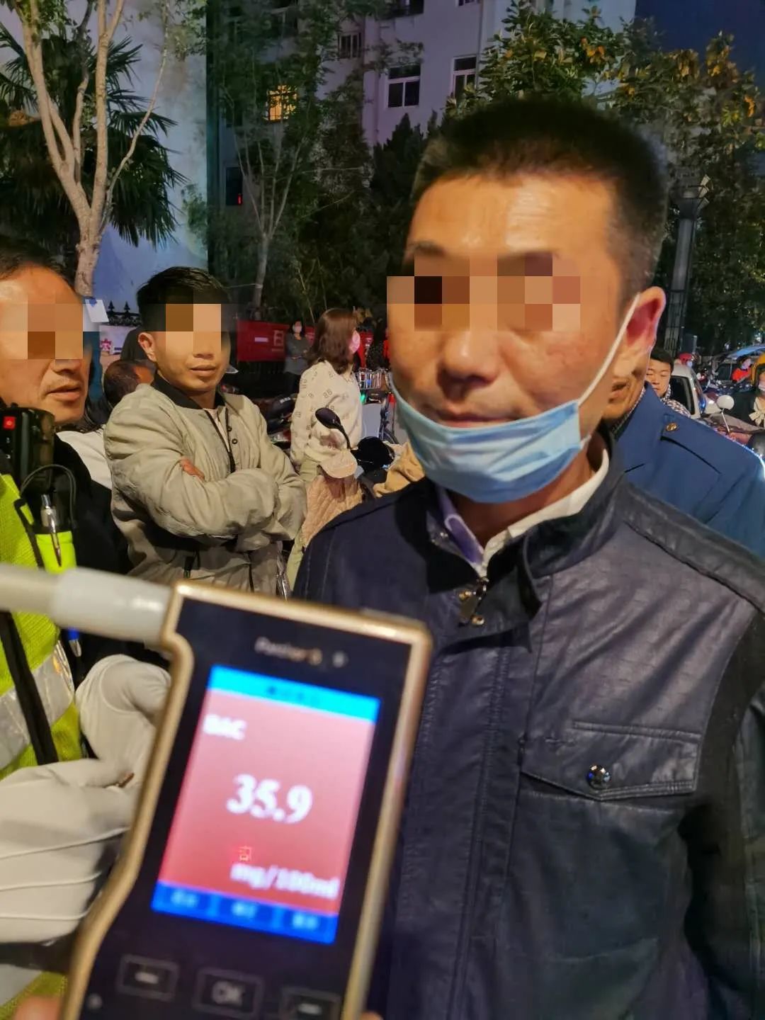 喝酒后遇到紧急情况下能开车吗,白酒喝了第二天能不能开车