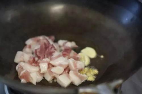 肉丁豆干炒酱家常做法,豆瓣豆干炒肉的做法