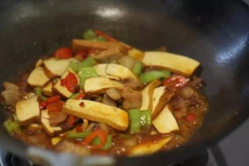 豆瓣酱豆干的做法,豆瓣酱炒豆干怎么炒好吃