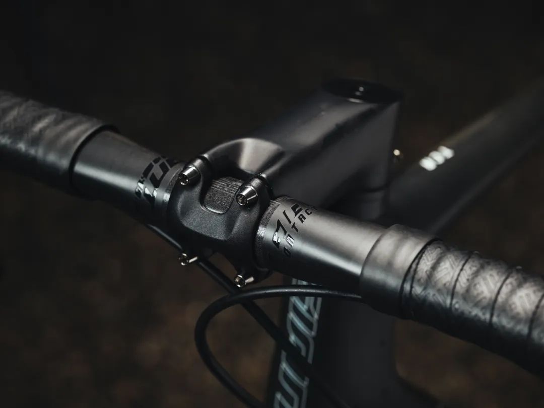 捷安特2023款TCR价格表,捷安特ocr和tcr区别