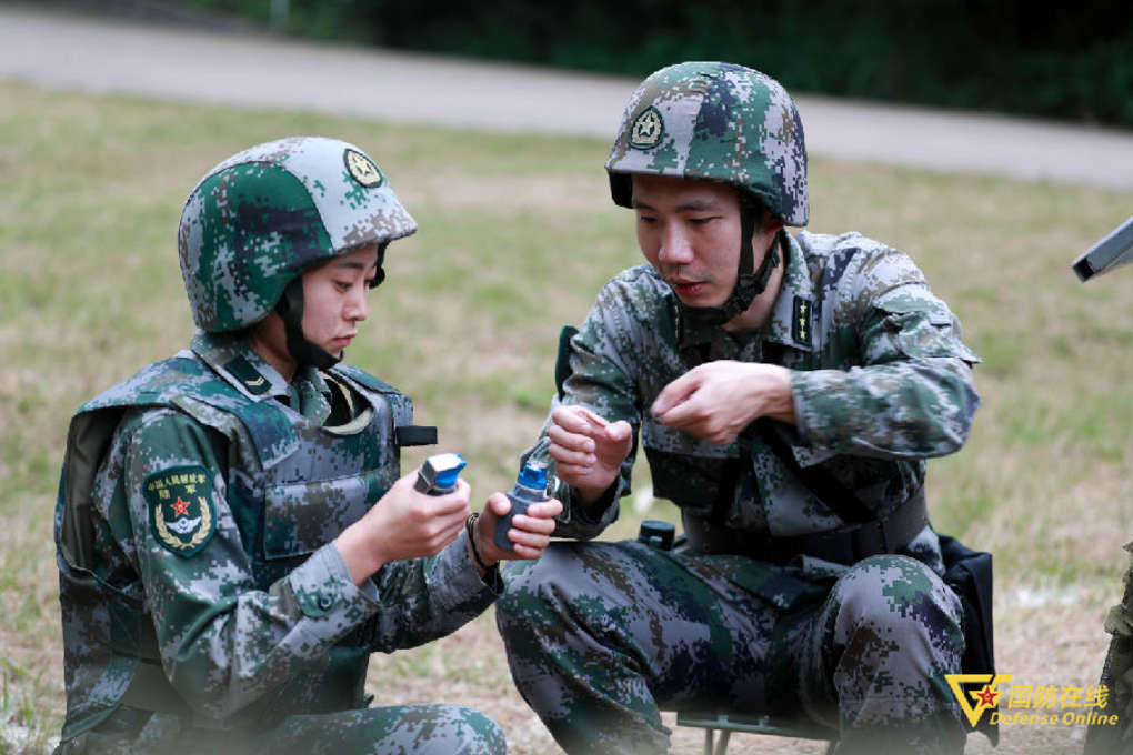 紧张刺激的感觉,别紧张第一视角体验手榴弹实投