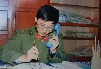 他曾位列中国富豪榜，如今却倾家荡产甘愿为“奴”……