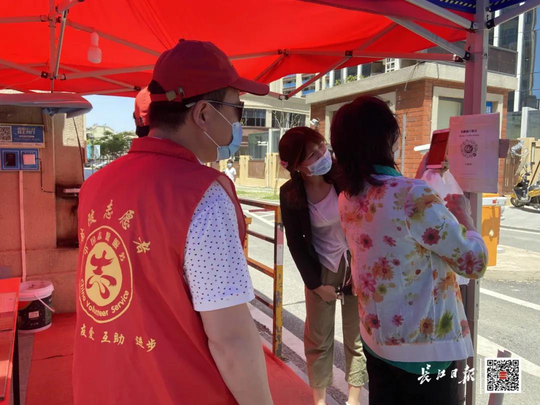 不发通知、不打招呼，武汉各区督查干部突击检查社区防控