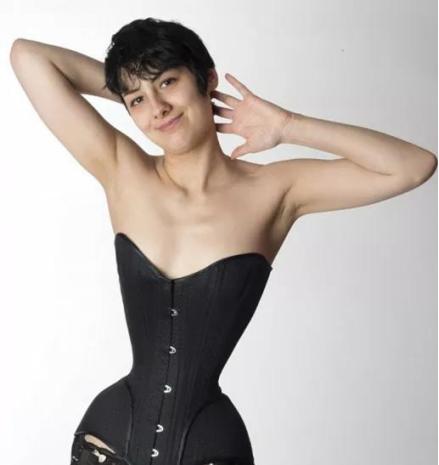 「网红束腰」：全世界有3亿人，在悄悄花钱买死