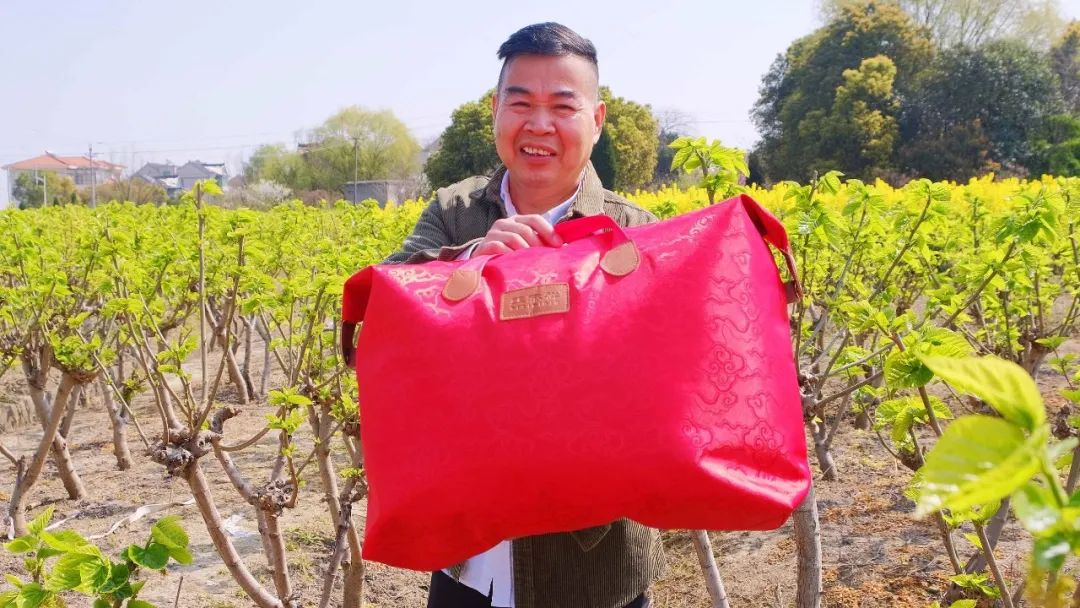 央视曝光蚕丝被长期盖,桑蚕丝真丝被曝光