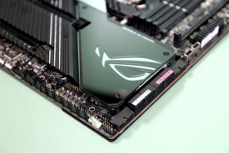 华硕ROGMAXIMUSXIIEXTREME主板评测：为什么它能值8999元