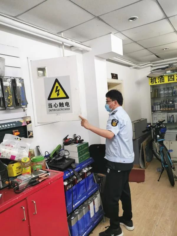 数百名志愿者齐上阵奋战48小时,志愿者筑牢疫情堡墙