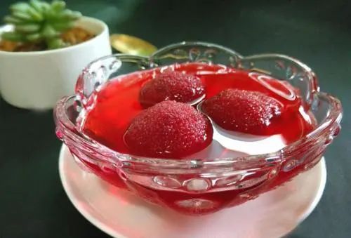 吃杨梅的季节尝一尝春天的味道,昆明又到了吃花的季节