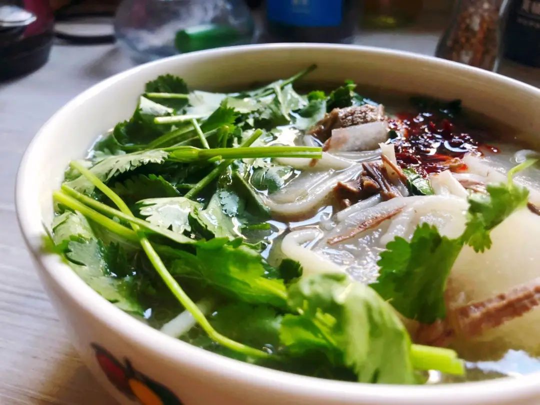 最大的幸运不是因为优秀而被爱,优秀和成功不是辛苦追求而来的