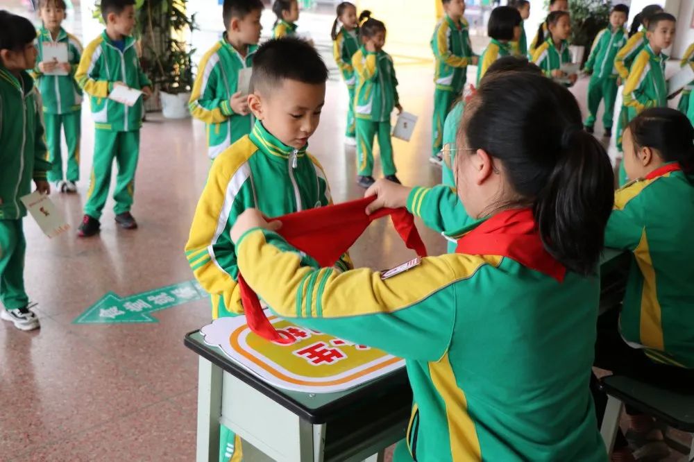 你好红领巾主题活动,你好红领巾主题一年级