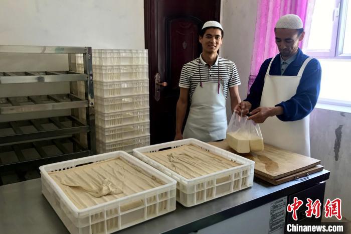 传授粤菜手艺助力彝族贫困户脱贫,传承民族手工艺助力脱贫攻坚