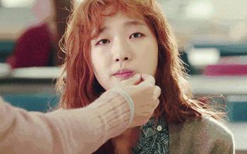 曾因长相被骂到注销账号，这位韩国单眼皮女孩颠覆了我们的审美....