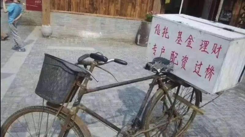 现在摆地摊为什么这么难赚钱,很好奇街上店铺怎么赚钱