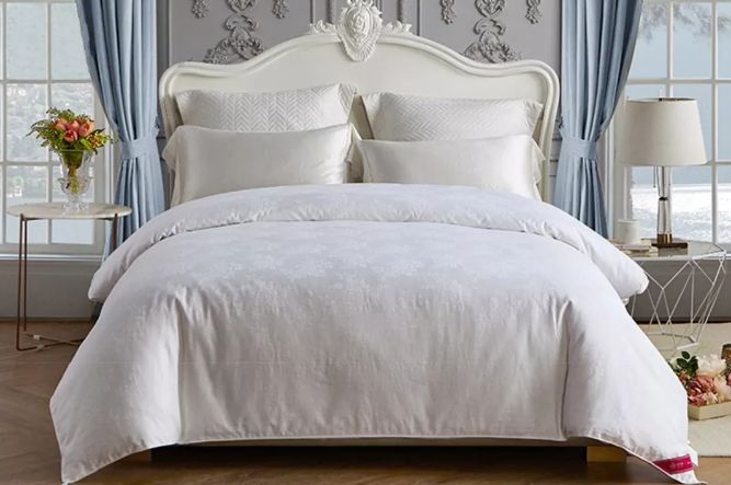 棉花被和蚕丝被到底哪个好,蚕丝被和棉花被哪个好一点