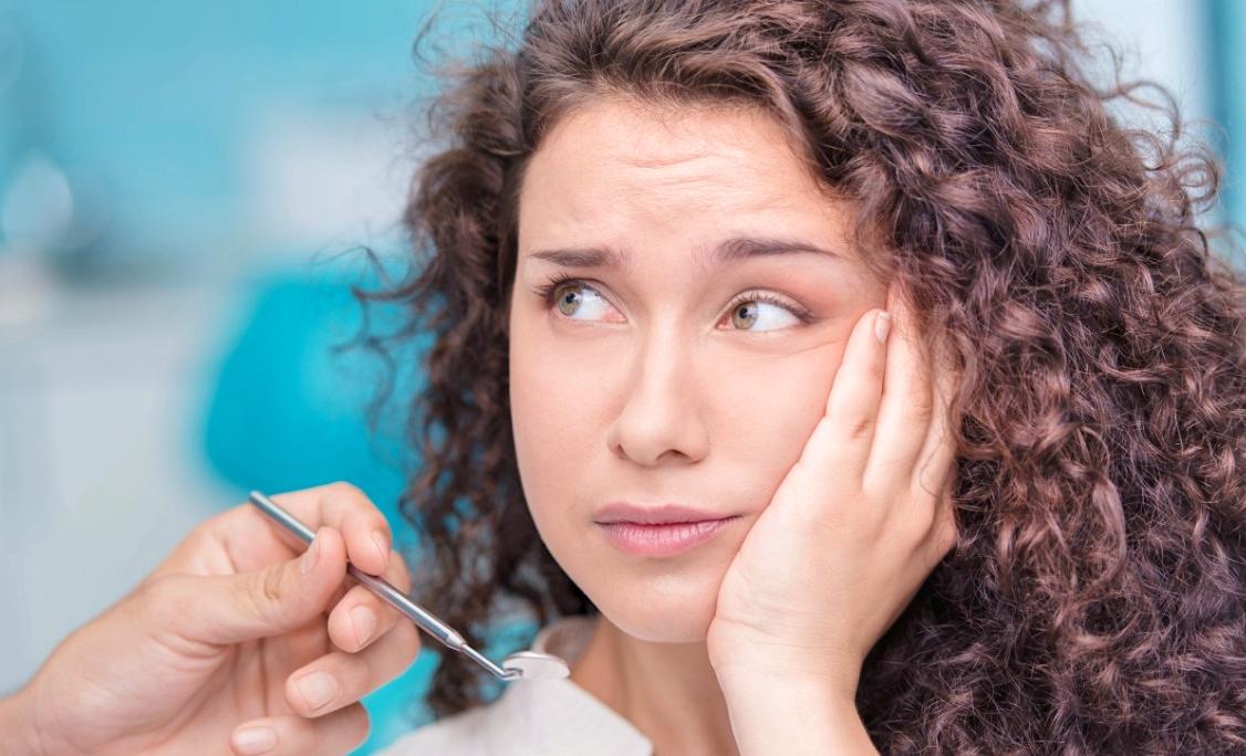 别拿牙疼不当回事,牙齿酸痛的原因和解决的方法