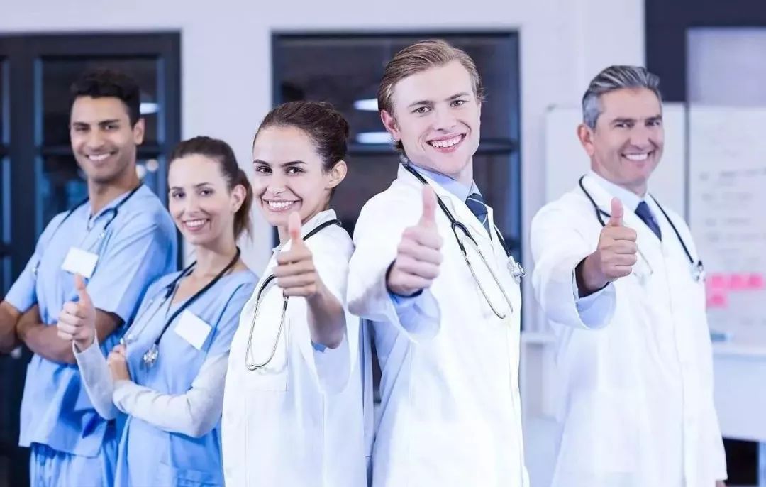 鼻头痘痘挤出来的白色物质是什么,团状红痘痘