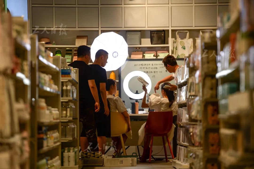 义乌直播付费到底赚不赚钱,义乌直播真的赚钱吗