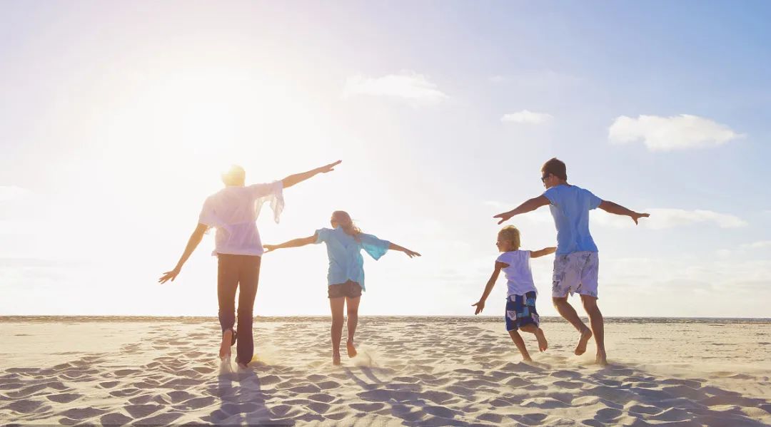 6岁女孩钢钉穿膛,6岁女孩被钢钉穿过视频