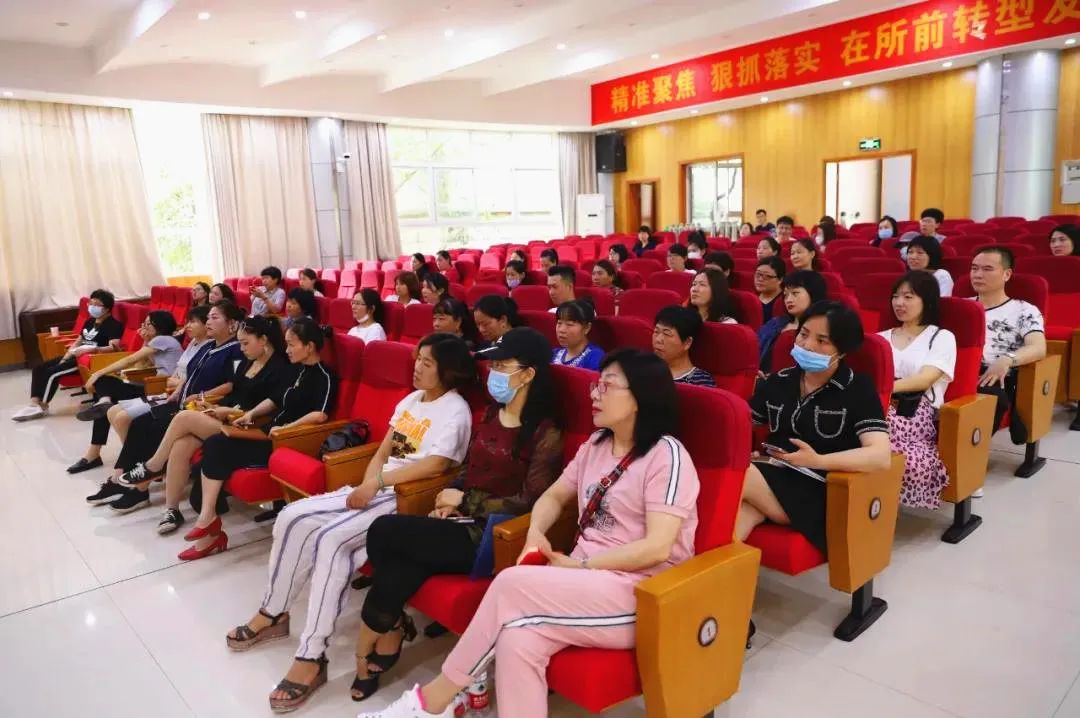 厉害了！把手机变成新农具，萧山所前女镇长带着村嫂直播带货！