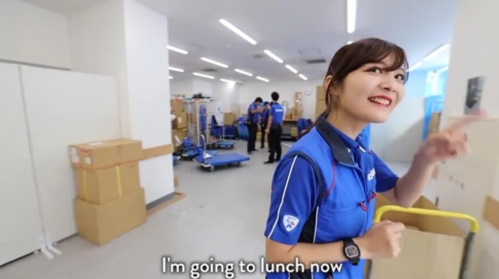 日本女快递员的一天过的有多潇洒,日本快递员的一天视频