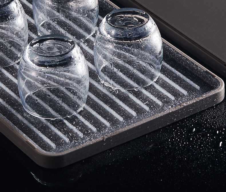 2亿细菌藏身菜板，99%抗菌的变态菜板，不发霉，磨刀磨蒜样样能行