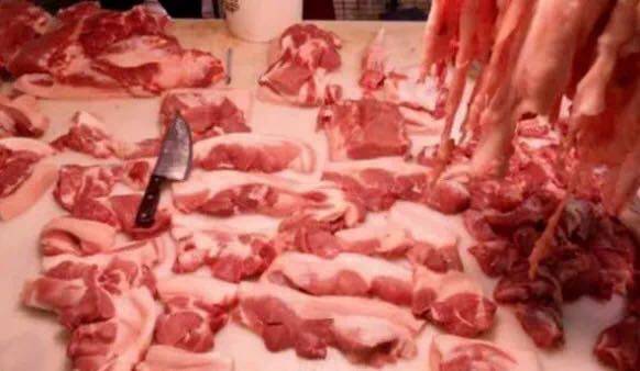 农贸市场的猪肉为啥一股腥臭味,为什么菜市场的猪肉比超市臭