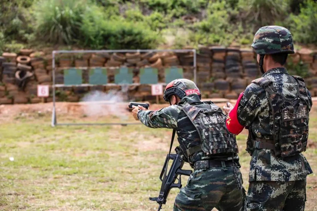 特战队员极限训练仅用7分成功,特战队员极限训练仅用7分逃生