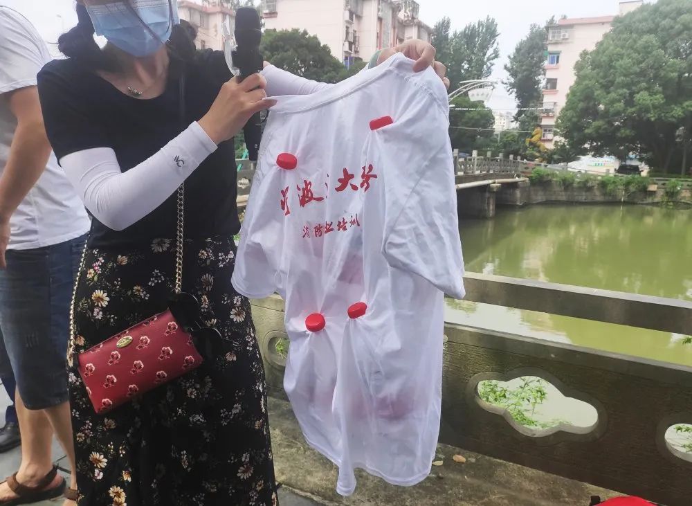 科普如何正确处理溺水事件,生死时速溺水急救误区及科学施救