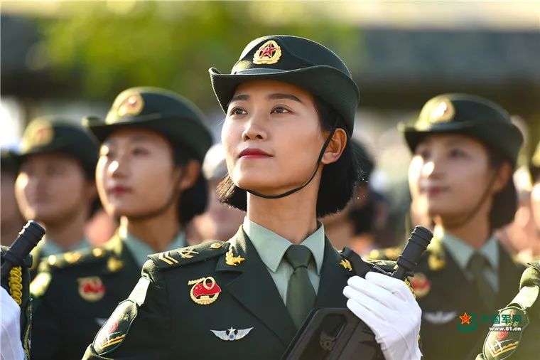 想当女兵上啥学校,想当女兵要什么条件