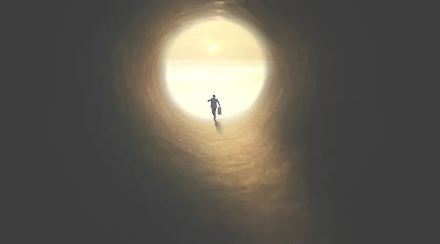 艺龙往事：千年老二“重生”记｜旅讯8点正