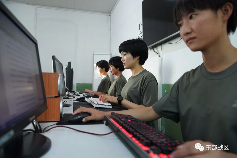 这个女兵厉害！优秀话务员、枪王、金牌“四会”教练员……