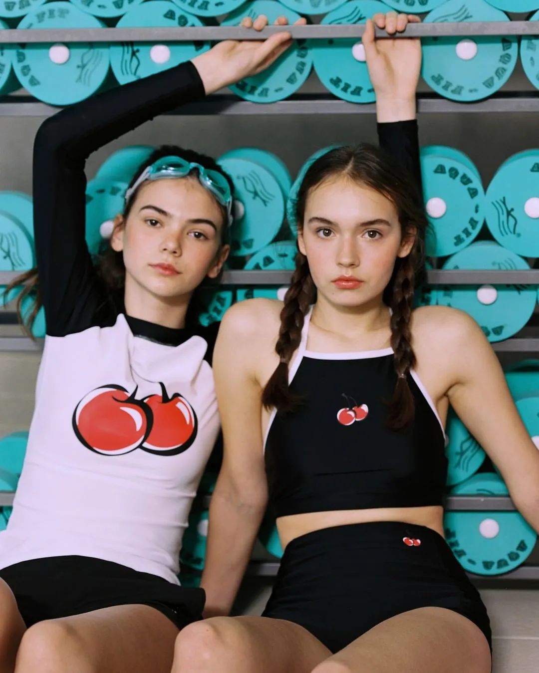 blackpink泫雅摆尾,blackpink全员观看泫雅舞台