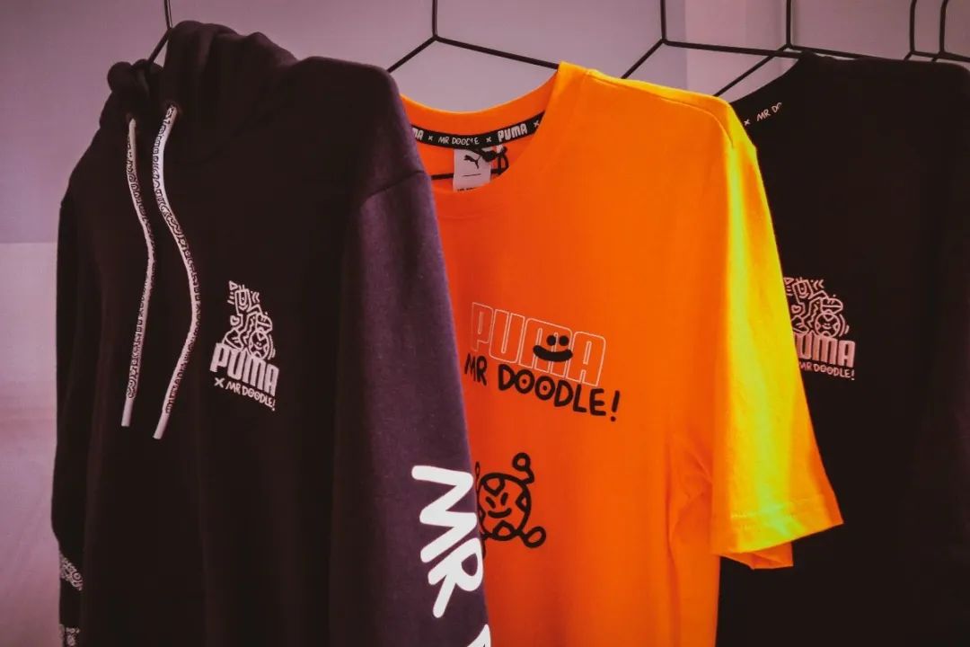 puma新款涂鸦红蓝两个配色,puma新出的联名