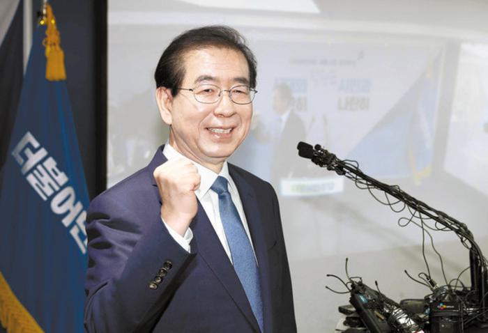 首尔市长上吊自杀：被前秘书指控性骚扰，发送只穿*裤内**的不雅照片