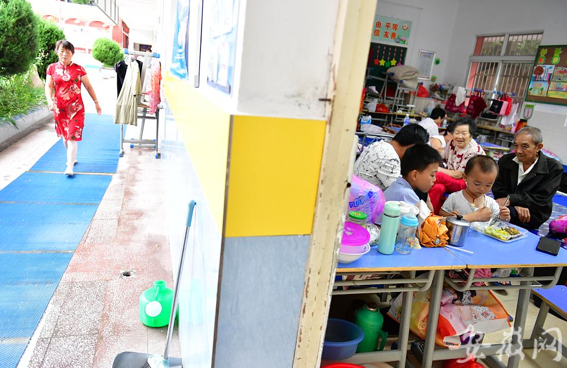 记者探访洪灾安置点,安徽安庆洪灾图片