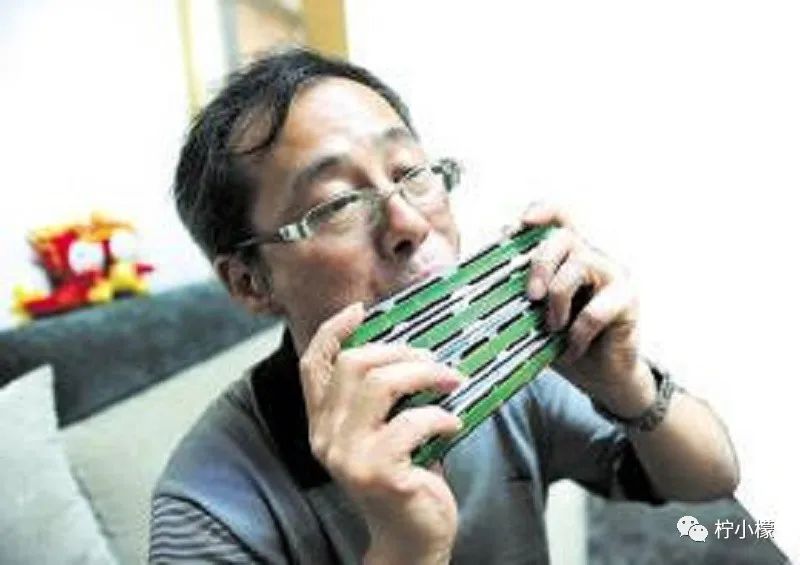 和朋友在ktv玩真心话,和朋友在ktv里玩真心话大冒险