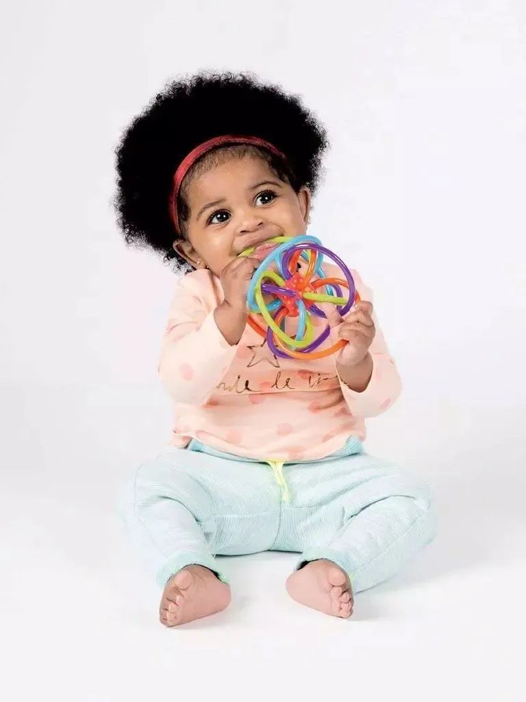 不吵不闹一切为了孩子过日子,不吵不闹一个人玩