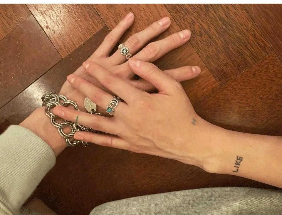 泫雅金晓钟公开恋情是真的吗,泫雅龙俊亨晒牵手照疑似公布恋情