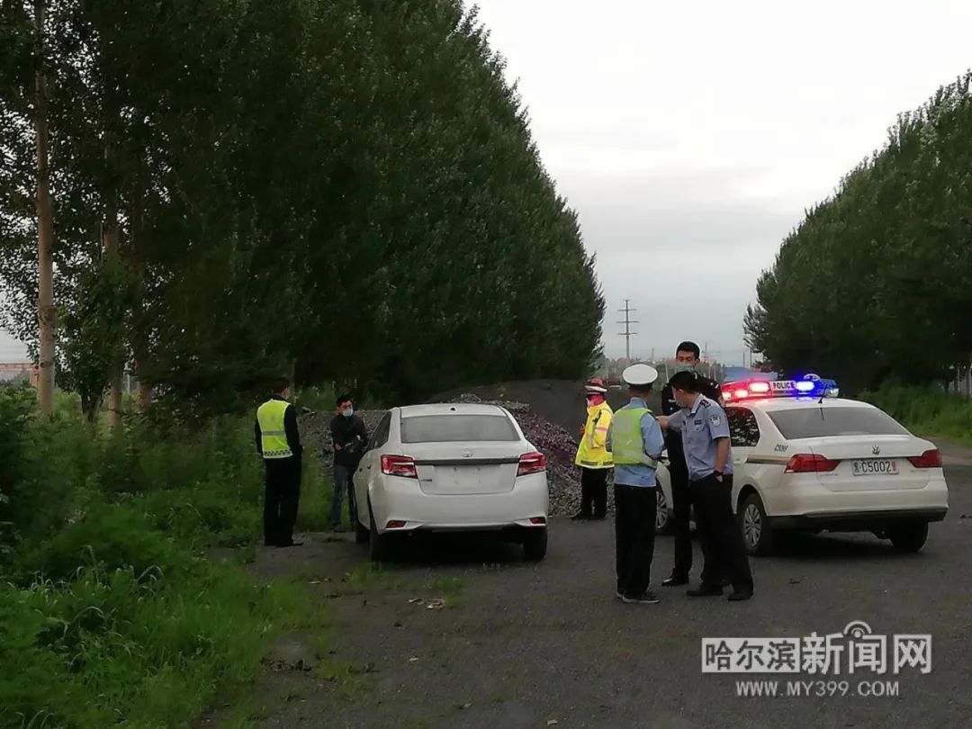 收费站闯杆逃费怎么处罚,省道闯杆逃费如何处罚