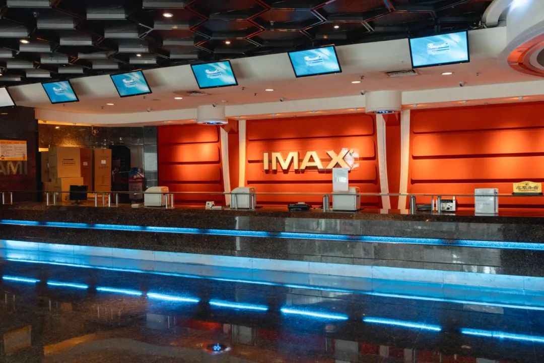 久违的电影院,久违的电影院一场电影两张票