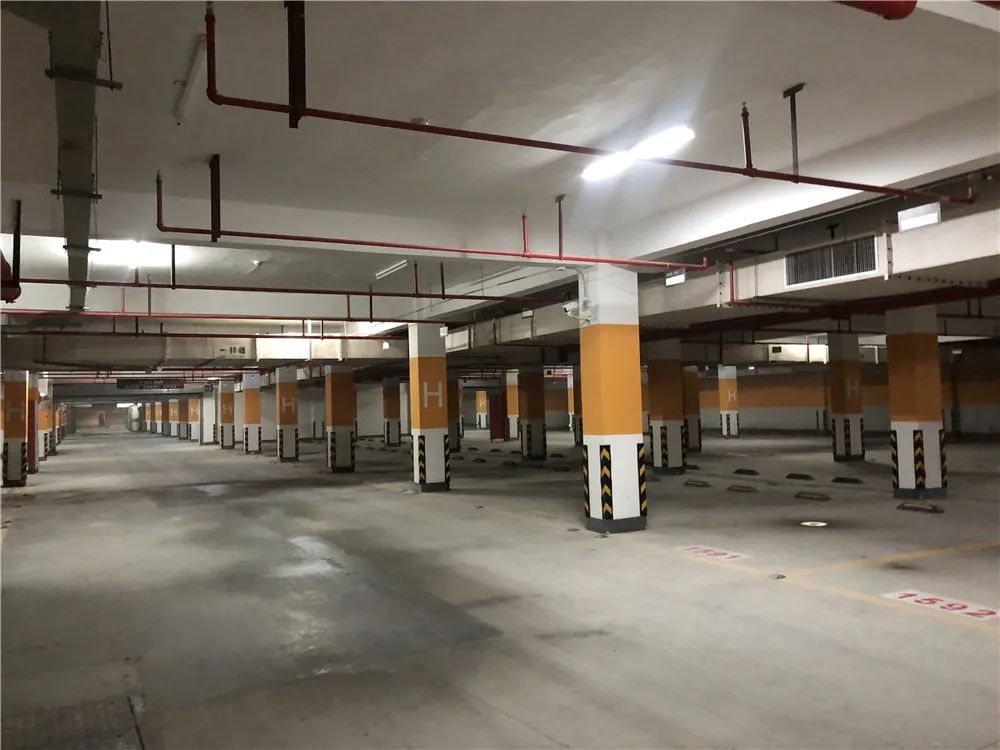 双学区，地铁近，配套全，这个网红小区交付两年却仅涨4000元/㎡