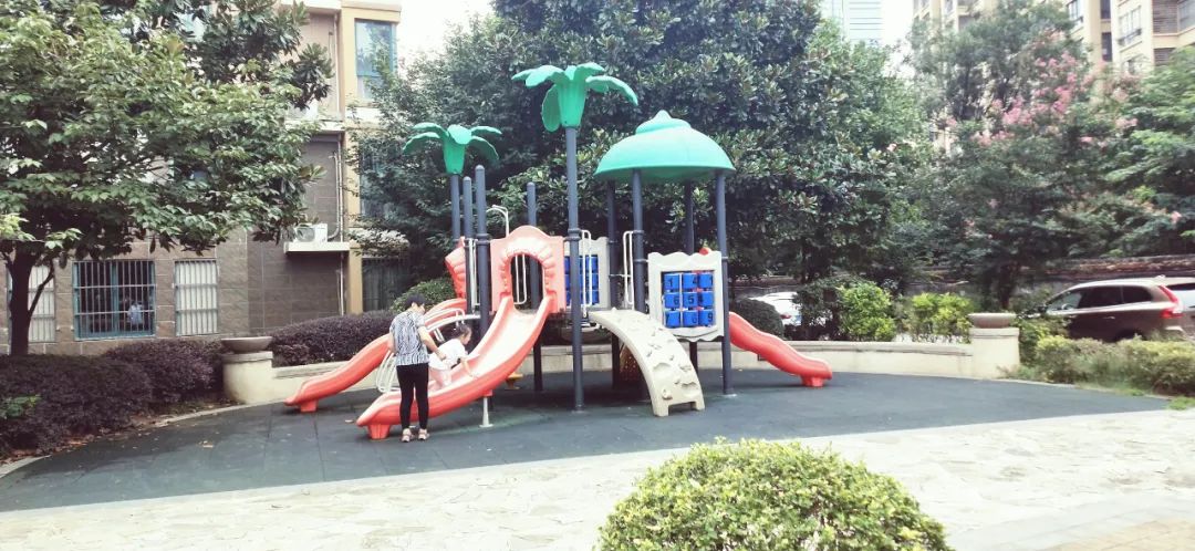 地段很好质量不好的房子,地段好配套全还是现房