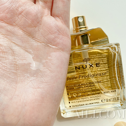 天气闷热头发潮了怎么办 (空气潮湿头发也会潮湿)