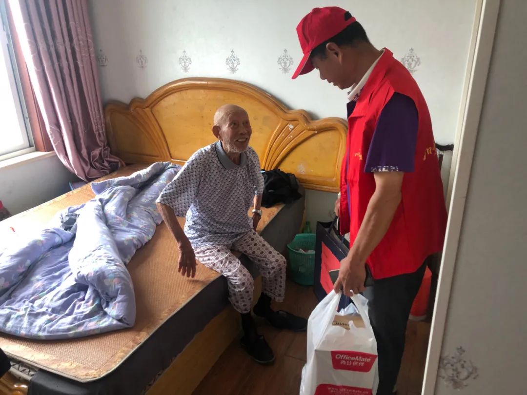 致敬老兵岁月静好,致敬老兵不忘初心牢记使命