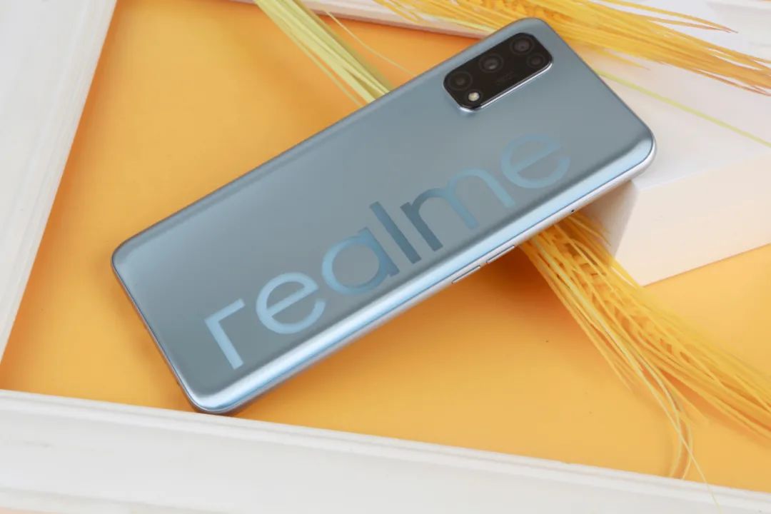 奥利给真正的秘密,realme真我v15散热