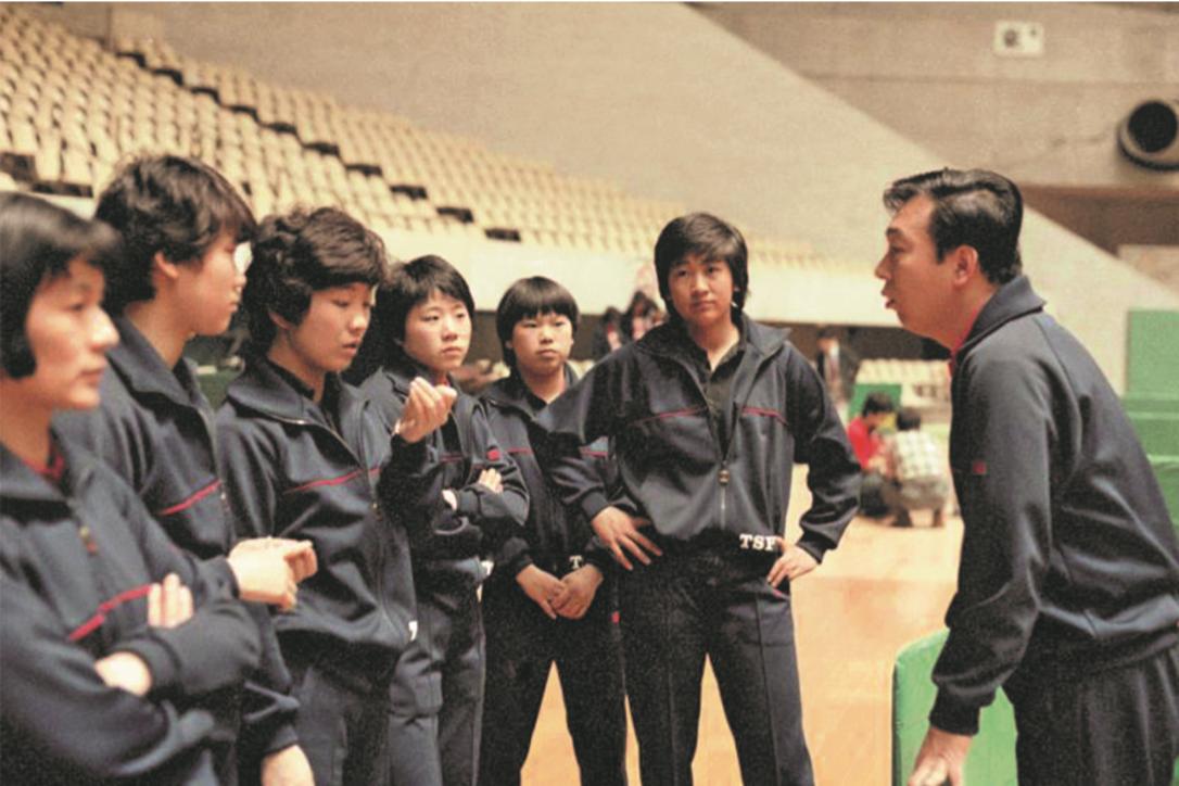 张燮林邓亚萍秀球技视频,乒乓名将张燮林简介