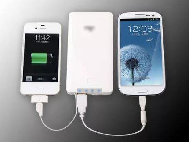 充电宝着火用什么灭火,充电宝消防注意事项