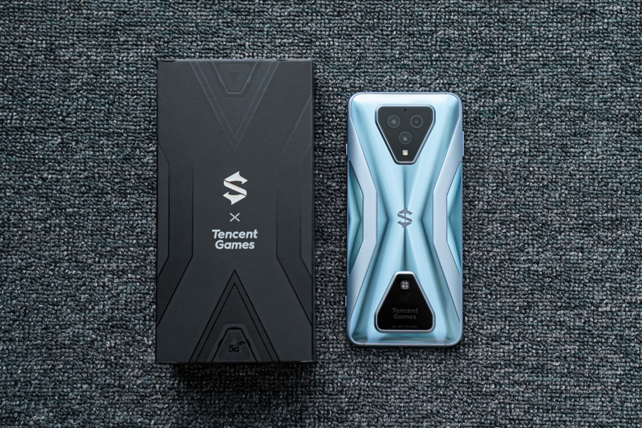 腾讯黑鲨游戏手机3S开箱:风格仍然鲜明,娱乐体验继续提升
