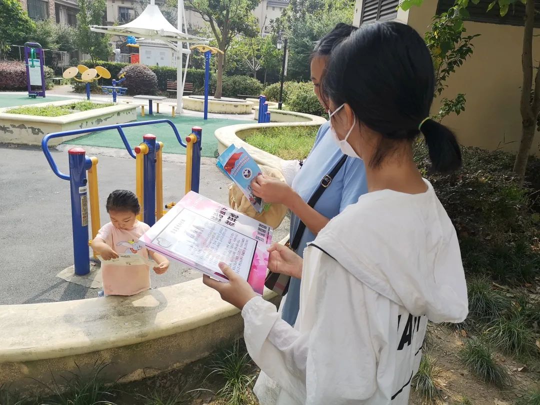 青少年暑假法制教育新闻报道,法制教育宣传周活动画画